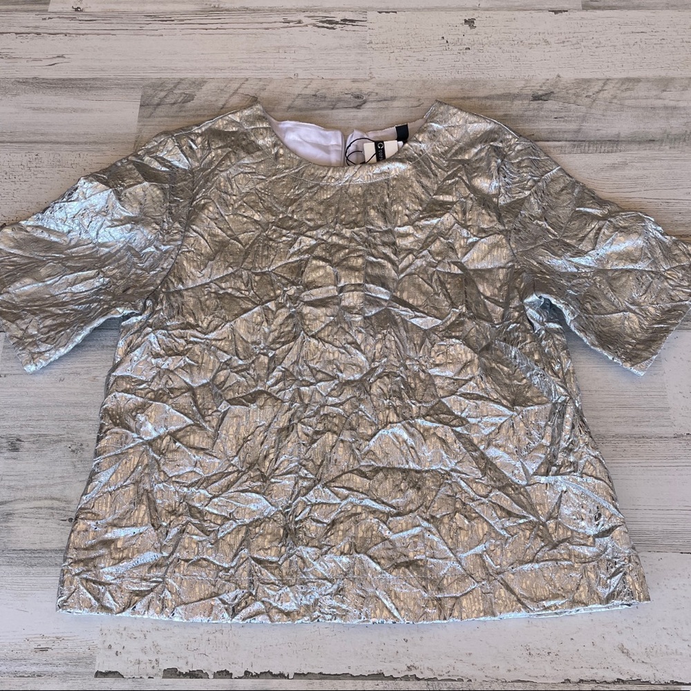 TOPSHOP TOP SILVER FOIL CRINKLE SIZE 2 SHORT SLEEVE DRESSY VEGAS HO…
